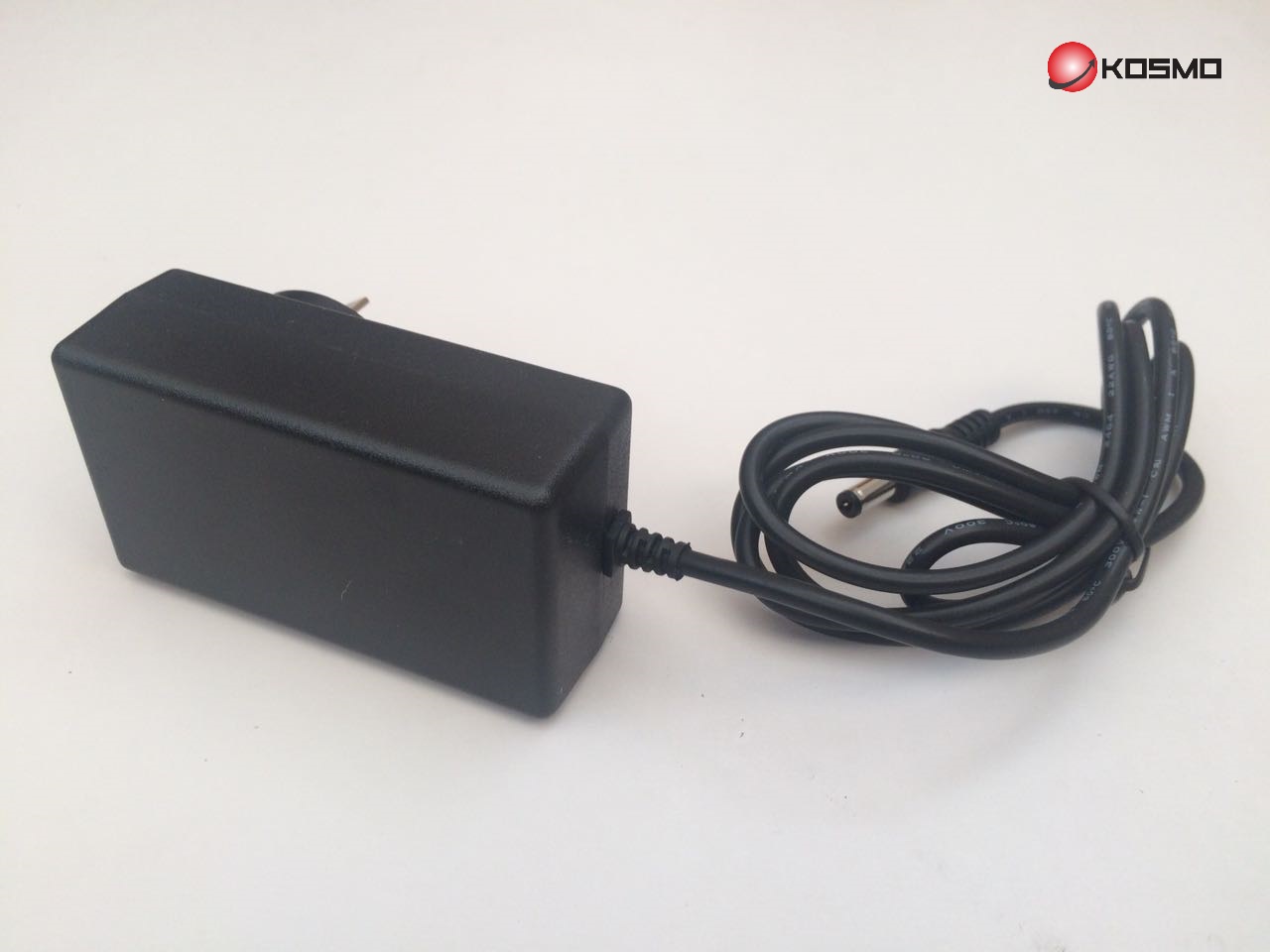 CARGADOR UNIVERSAL K2000